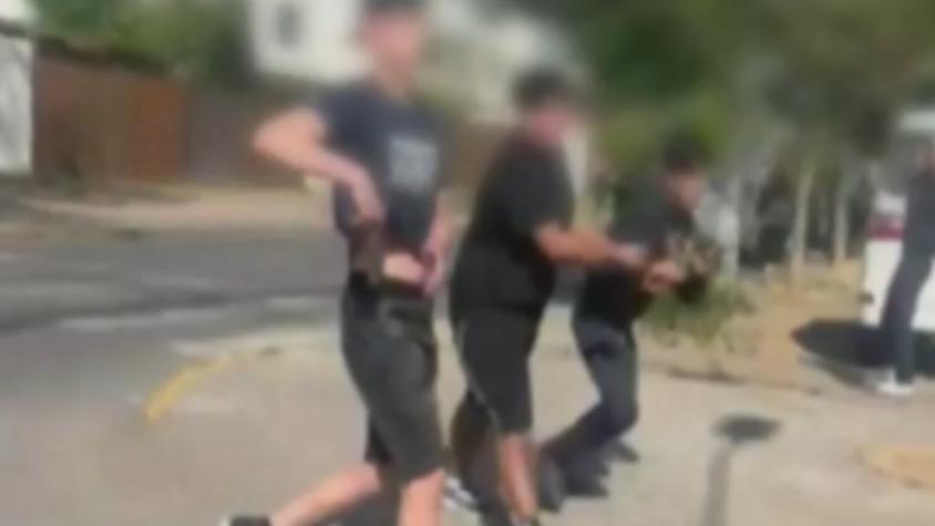 Registran riña escolar con arma de fuego afuera de colegio de Macul: "Le dijo que iban a correr balas"