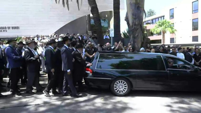 Australia celebra primer funeral por víctimas del ataque en playa de Sídney