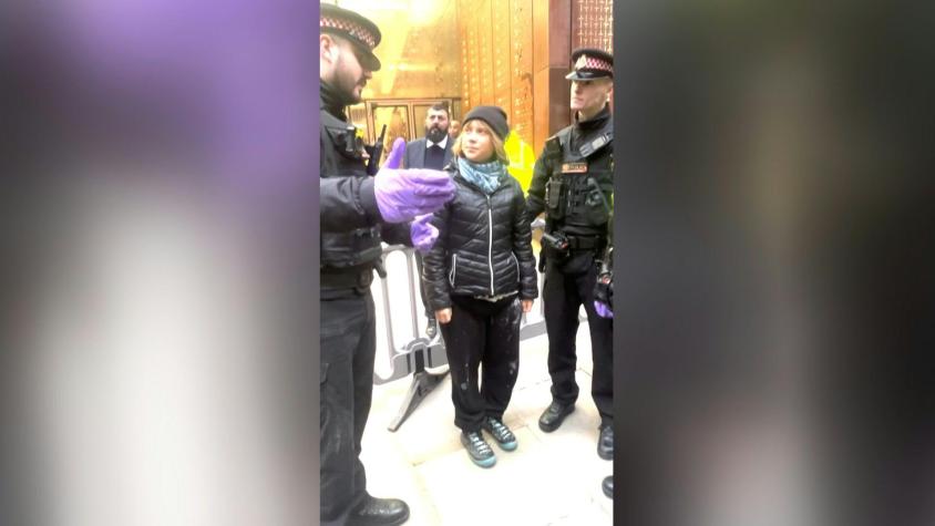 Detienen a Greta Thunberg en Londres en protesta de apoyo a activistas de Palestine Action