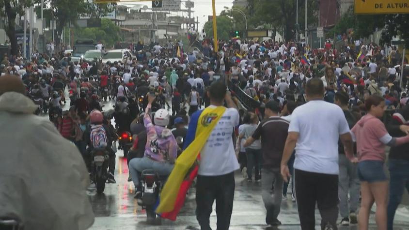 Venezuela excarcela 99 detenidos tras protestas por reelección de Maduro