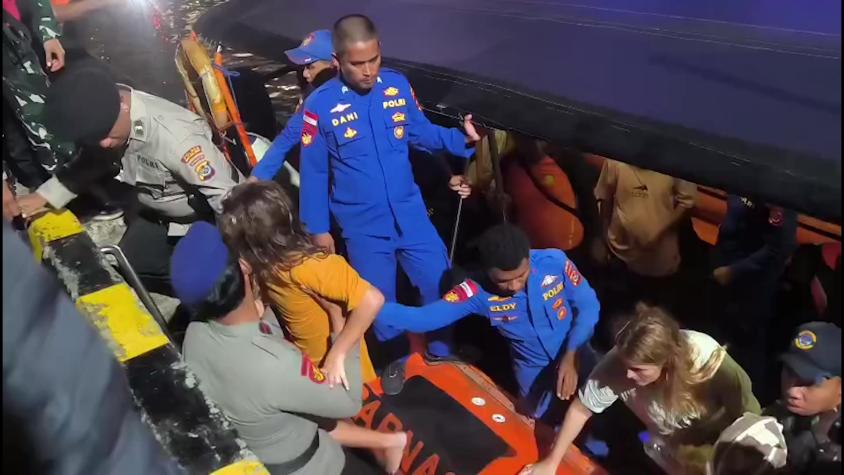 Desaparecidos cuatro miembros de una familia española tras naufragio en Indonesia