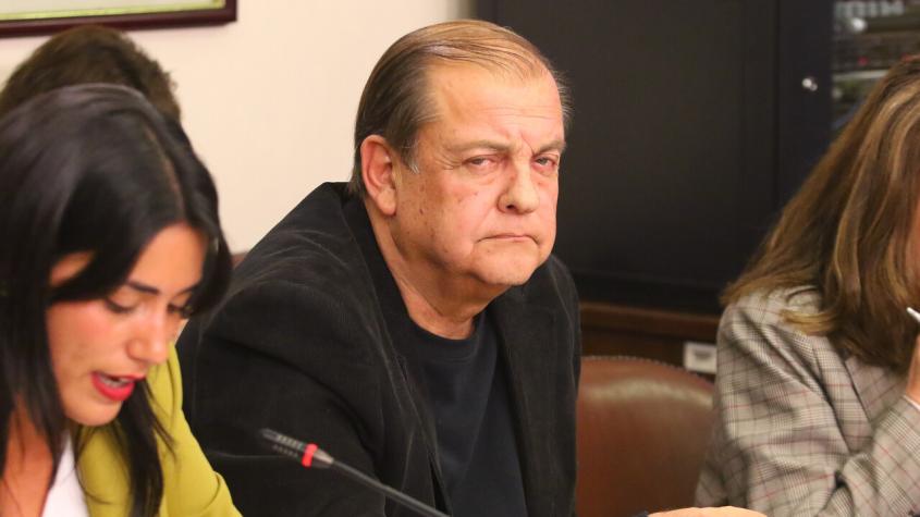 Francisco Vidal: "Los 330 mil migrantes irregulares hay que empadronarlos. Eso es lo racional. Pero la tesis de Kast, de que se tienen que ir, volver por la puerta y luego empadronarlos, es un círculo absurdo"