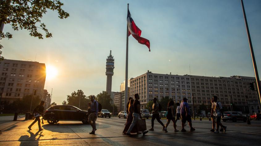 Humo en Santiago: Por qué el incendio de Melipilla afectó a la capital