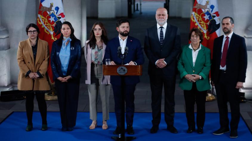 Publican informe con sueldos de autoridades y sus asesores: revisa desde el Presidente a gobernadores regionales