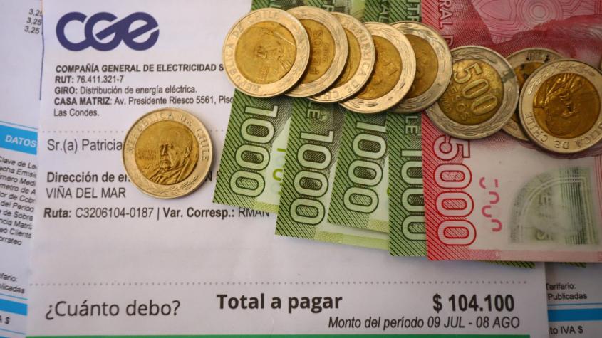 Publican resolución para devolver cobros en exceso en cuentas de la luz: devolución será en enero