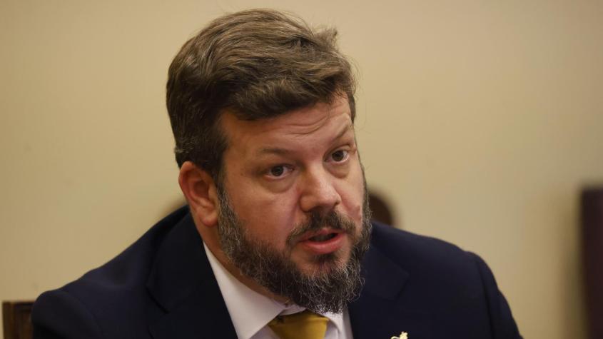 Diputado Kaiser abandona entrevista tras discusión con periodista por el SML: "Hasta luego, muchas gracias" Diputado Kaiser abandona entrevista tras discusión con periodista por el SML: "Hasta luego, muchas gracias"