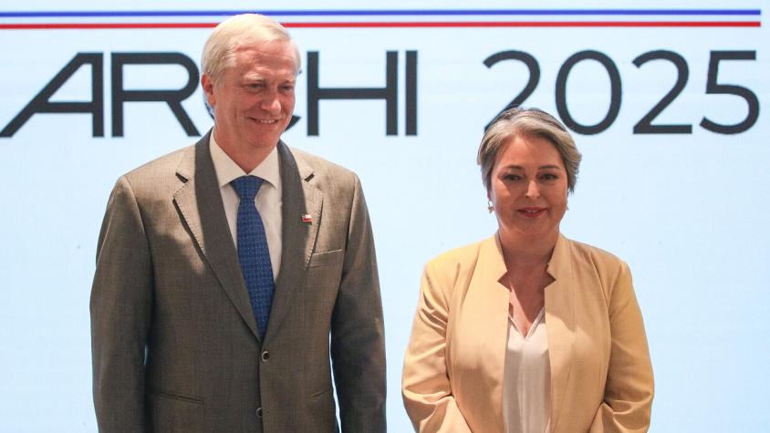 Estarán casi frente a frente: Así será el debate de Anatel entre Jeannette Jara y José Antonio Kast