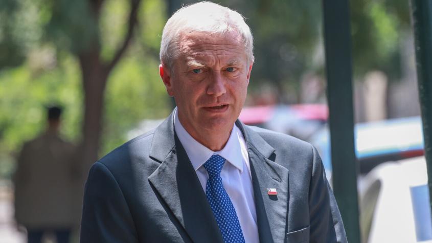 Critican giro de Kast: Presidente electo no se rebajará el sueldo