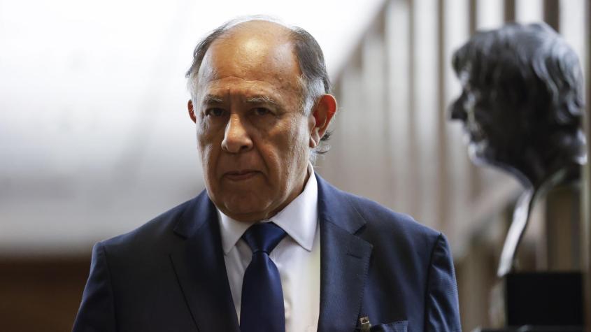 Senado aprueba acusación constitucional y destituye a ministro Simpertigue