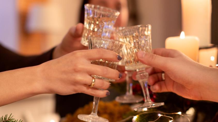 Atención con estas comidas de Año Nuevo que deberías evitar si consumes alguno de estos fármacos para perder peso