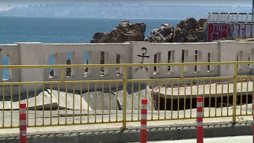 En plena avenida: Socavón está hace más de un año sin arreglarse en Valparaíso