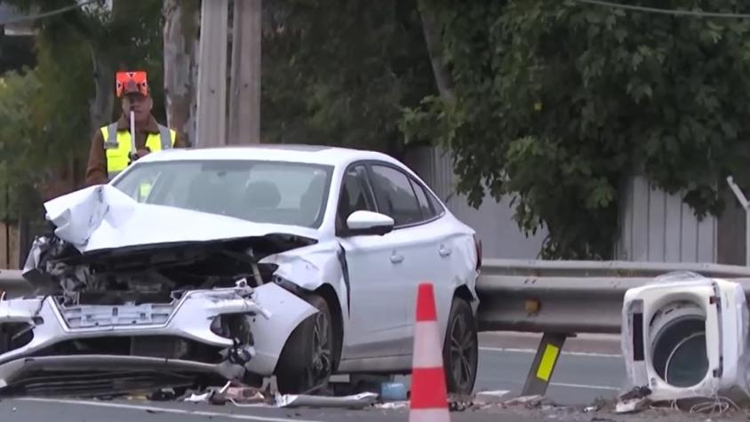 Grave accidente en Colina deja un muerto: Hombre fue atropellado al bajar a buscar lavadora que cayó a ruta Grave accidente en Colina deja un muerto: Hombre fue atropellado al bajar a buscar lavadora que cayó a ruta