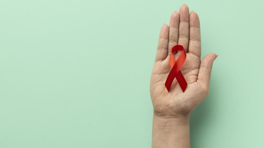 VIH: Expertos refuerzan llamado a la doble protección para evitar infecciones de transmisión sexual