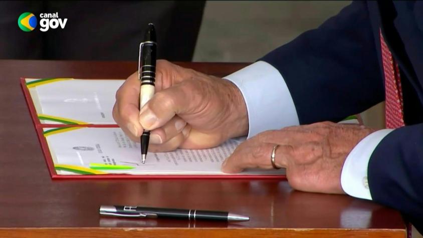 Lula veta ley que reduciría pena de prisión de Bolsonaro en Brasil