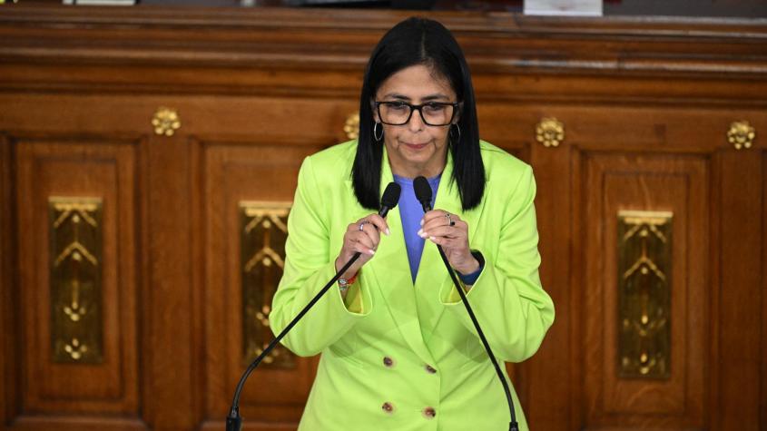 Presidenta interina de Venezuela anuncia reforma petrolera tras incursión de EEUU