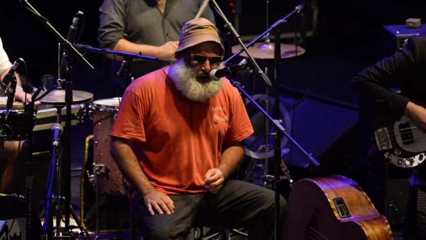 Crónica: La historia no contada de El Macha, el mítico músico chileno que llenó el Estadio Nacional