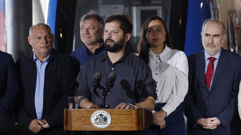 Boric "sugiere" al próximo gobierno continuar con política de trenes: "Chile se construye sobre andenes que otros recorrieron"
