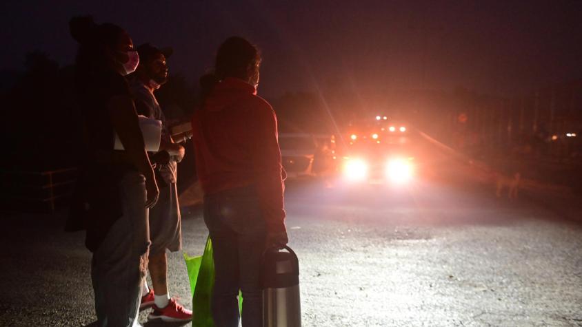 ALERTA meteorológica: Cerca de 26 mil clientes están sin luz en la región Metropolitana