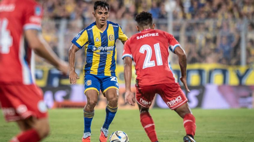 "De 6 pelotas, 7 mal": Los duros comentarios contra Vicente Pizarro que dejaron los hinchas de Rosario Central