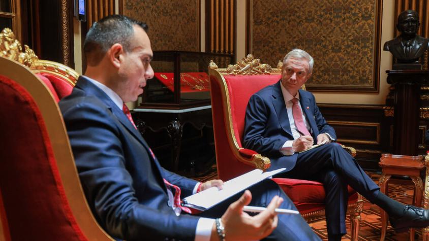 “Lo hemos descartado”: Presidente de Perú rechaza idea de Kast de “corredor humanitario” con migrantes a Venezuela