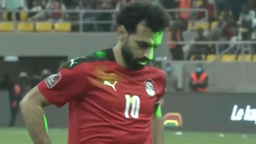¡Insólito!: Hincha que molestó a Salah con un láser fue premiado en Senegal