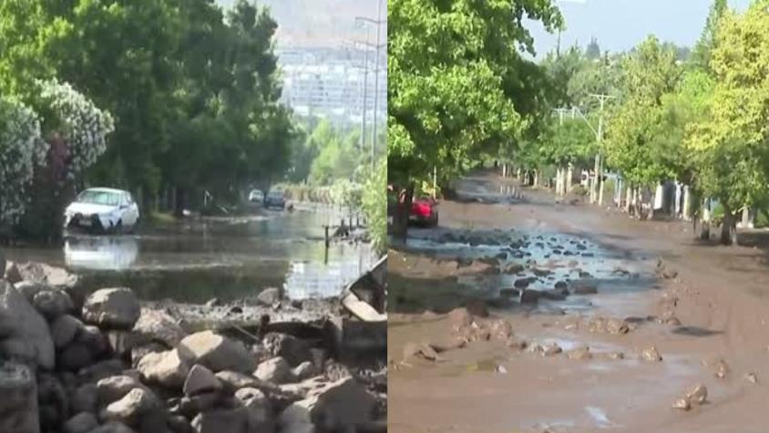 Calles anegadas en Las Condes tras intensas lluvias: Realizan trabajos de remoción de escombros Calles anegadas en Las Condes tras intensas lluvias: Realizan trabajos de remoción de escombros