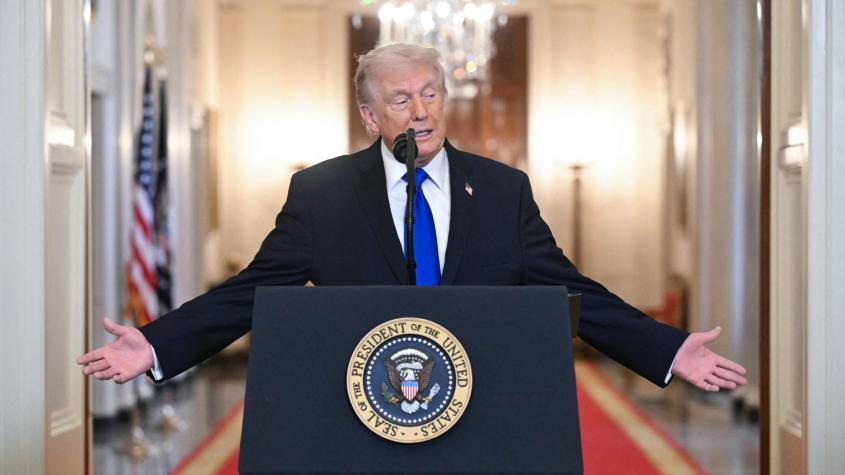 Revelan que el FBI despidió a agentes vinculados a caso sobre documentos clasificados de Trump Revelan que el FBI despidió a agentes vinculados a caso sobre documentos clasificados de Trump