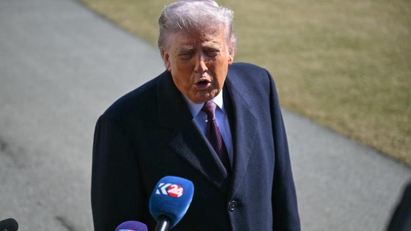 Trump asegura que Estados Unidos analiza realizar una "toma de control amistosa" de Cuba