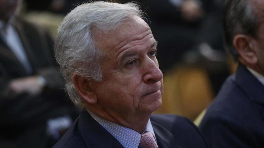 Exministro Felipe Larraín asegura que el futuro gobierno recibirá "una situación fiscal compleja" con sobrestimación de ingresos