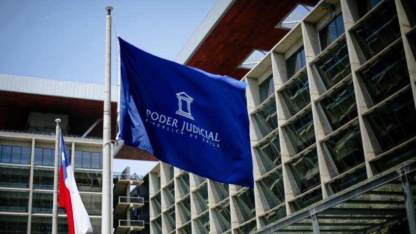 Multan a abogado que presentó escrito elaborado con IA en Concepción: esto deberá pagar por citar jurisprudencia falsa