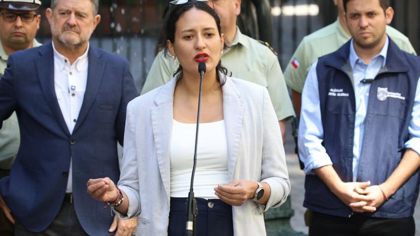 Alcaldesa de Lo Espejo, Javiera Reyes, denuncia que recibió nueva amenaza de muerte Alcaldesa de Lo Espejo, Javiera Reyes, denuncia que recibió nueva amenaza de muerte