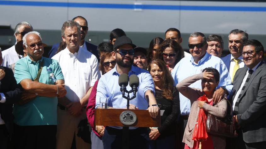 “El ministro Muñoz no anda nada solo”: El respaldo de Boric al titular de Transportes en medio de tensión con EEUU “El ministro Muñoz no anda nada solo”: El respaldo de Boric al titular de Transportes en medio de tensión con EEUU