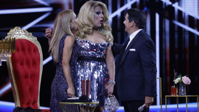 "La presión habría llegado de...": Revelan que a los animadores se les pidió 10 minutos antes cortar show de Asskha Sumathra "La presión habría llegado de...": Revelan que a los animadores se les pidió 10 minutos antes cortar show de Asskha Sumathra