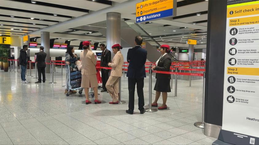Cielo cerrado y viajeros bloqueados por el conflicto en Oriente Medio