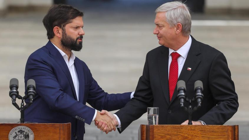 Última Cadem al Gobierno de Boric: 37% aprueba su gestión y 52% cree que le irá "muy bien o bien" con Kast