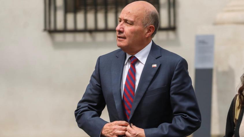 Ministro Quiroz a camioneros ante alza de diésel: "Van a tener que traspasar a precio... no hacen milagros"