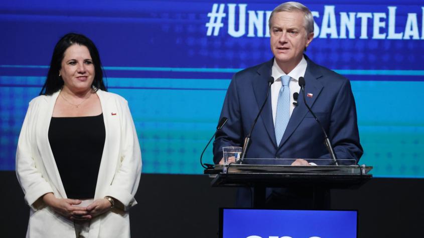 Presidente Kast confirma que salida de exsubdirectora de la PDI no fue decisión de Steinert y la respalda ante críticas Presidente Kast confirma que salida de exsubdirectora de la PDI no fue decisión de Steinert y la respalda ante críticas