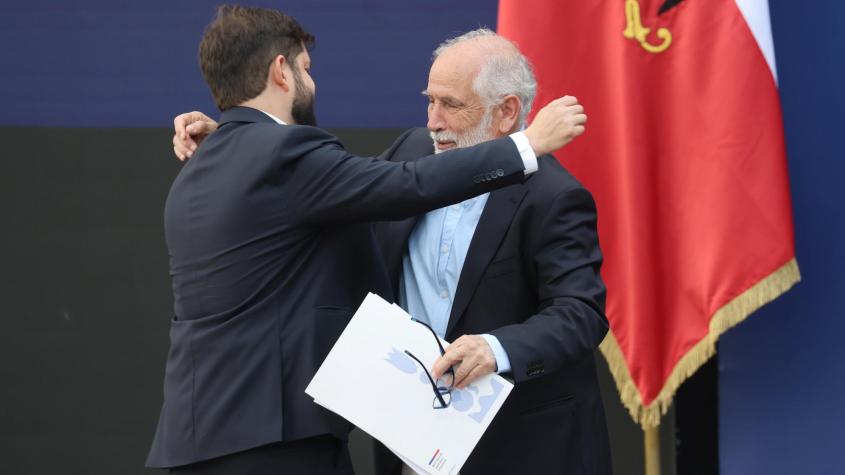 "Es un orgullo haber trabajado contigo": Presidente Boric agradece gestión de ministro Montes y recuerda a su hija fallecida