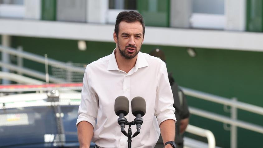 Ante alza del petróleo: Alcalde Vodanovic acusa que medidas del gobierno alivian 