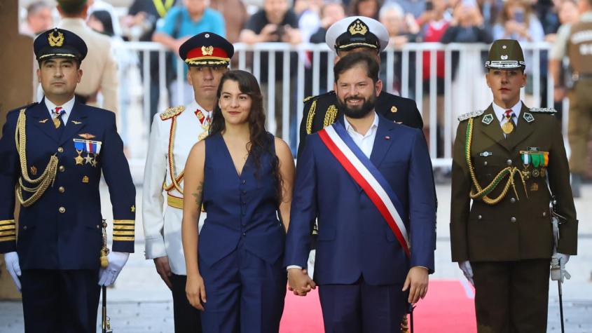 Presidente Boric recibe los últimos honores antes de dejar La Moneda: "Ha sido un honor y un orgullo servirles"