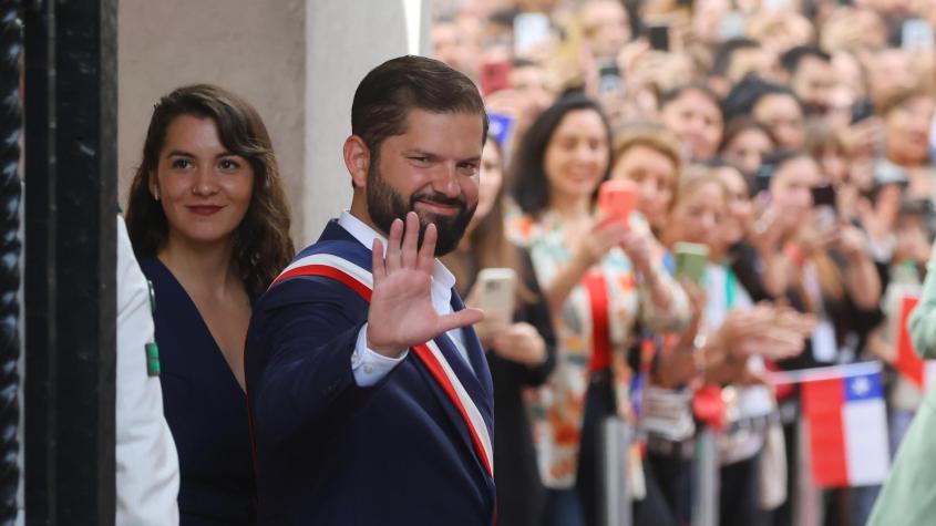 Presidente Gabriel Boric abandona el Palacio de La Moneda rumbo al cambio de mando en Valparaíso