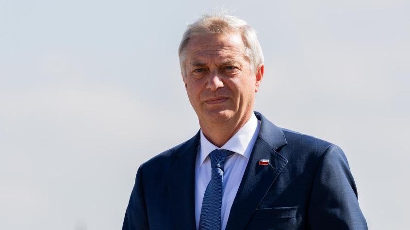 Kast y alza en las bencinas: "En un año van a agradecer la responsabilidad que hemos tenido"