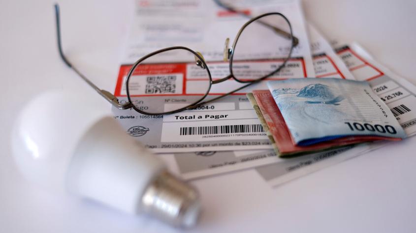 A partir de abril, las cuentas de luz experimentarán un alza que podría alcanzar hasta un 25% para algunos usuarios.