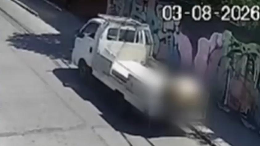 ¿Quién es y qué se sabe del conductor detenido por trasladar cadáver hallado frente a casa de alcaldesa de Quinta Normal?