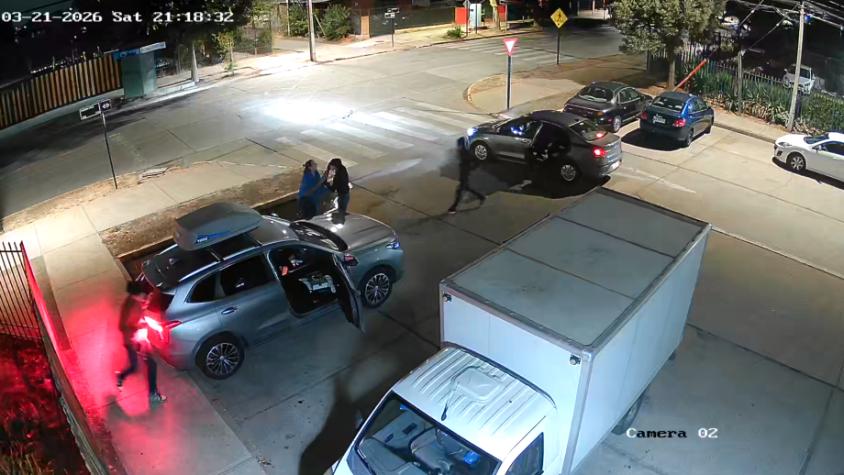 Cuatro adolescentes detenidos tras violento “tour delictual” en la capital: robaron autos en Ñuñoa y Lo Barnechea