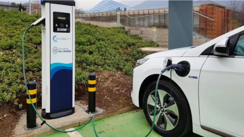 Interesados por vehículos eléctricos han aumentado hasta un 300% desde anuncio de alza de los combustibles |  Ex Ante en T13 »