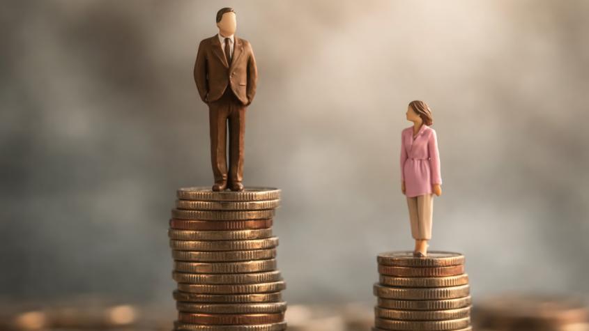 Ser mujer en Chile aún significa ganar menos: somos el país con la brecha salarial más alta de la región