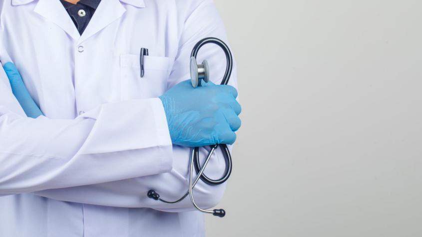 Alemania busca médicos y enfermeros chilenos por preocupante déficit de profesionales: revisa AQUÍ cómo postular