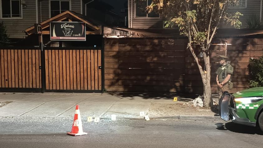 Investigan ataque armado en Puente Alto: víctima recibió disparo en la cabeza dentro de su auto Investigan ataque armado en Puente Alto: víctima recibió disparo en la cabeza dentro de su auto