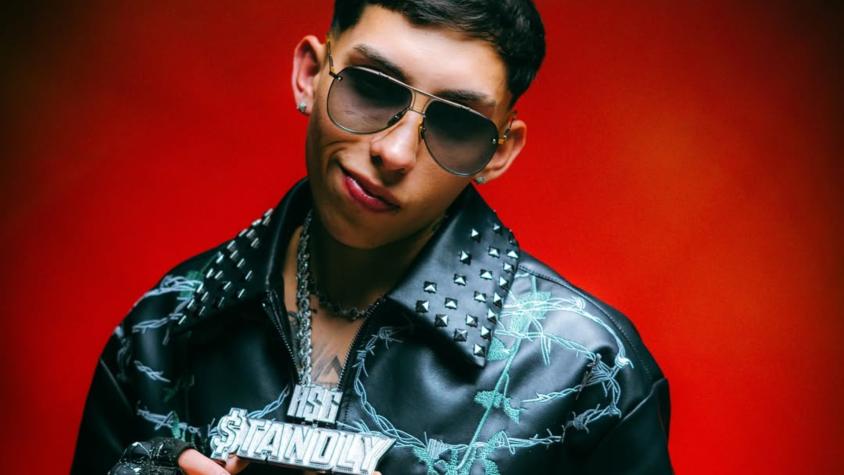 Carabineros requisó auto de cantante urbano Standly tras fiscalización a fiesta que duró de viernes a domingo en Lo Barnechea Carabineros requisó auto de cantante urbano Standly tras fiscalización a fiesta que duró de viernes a domingo en Lo Barnechea